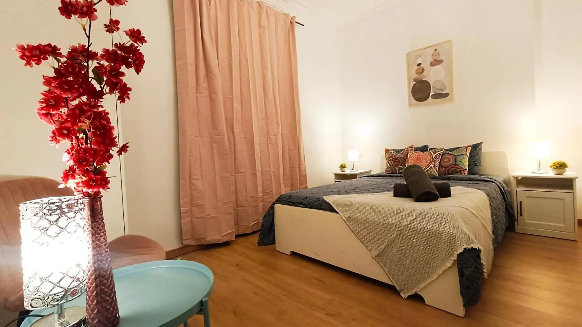 Centric Room Barcelona 0*,